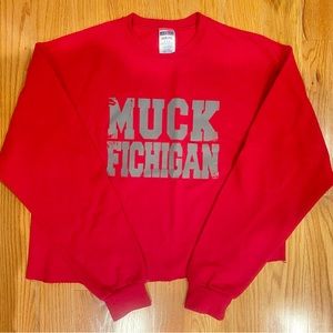 Muck Fichigan cropped sweatshirt. Size M